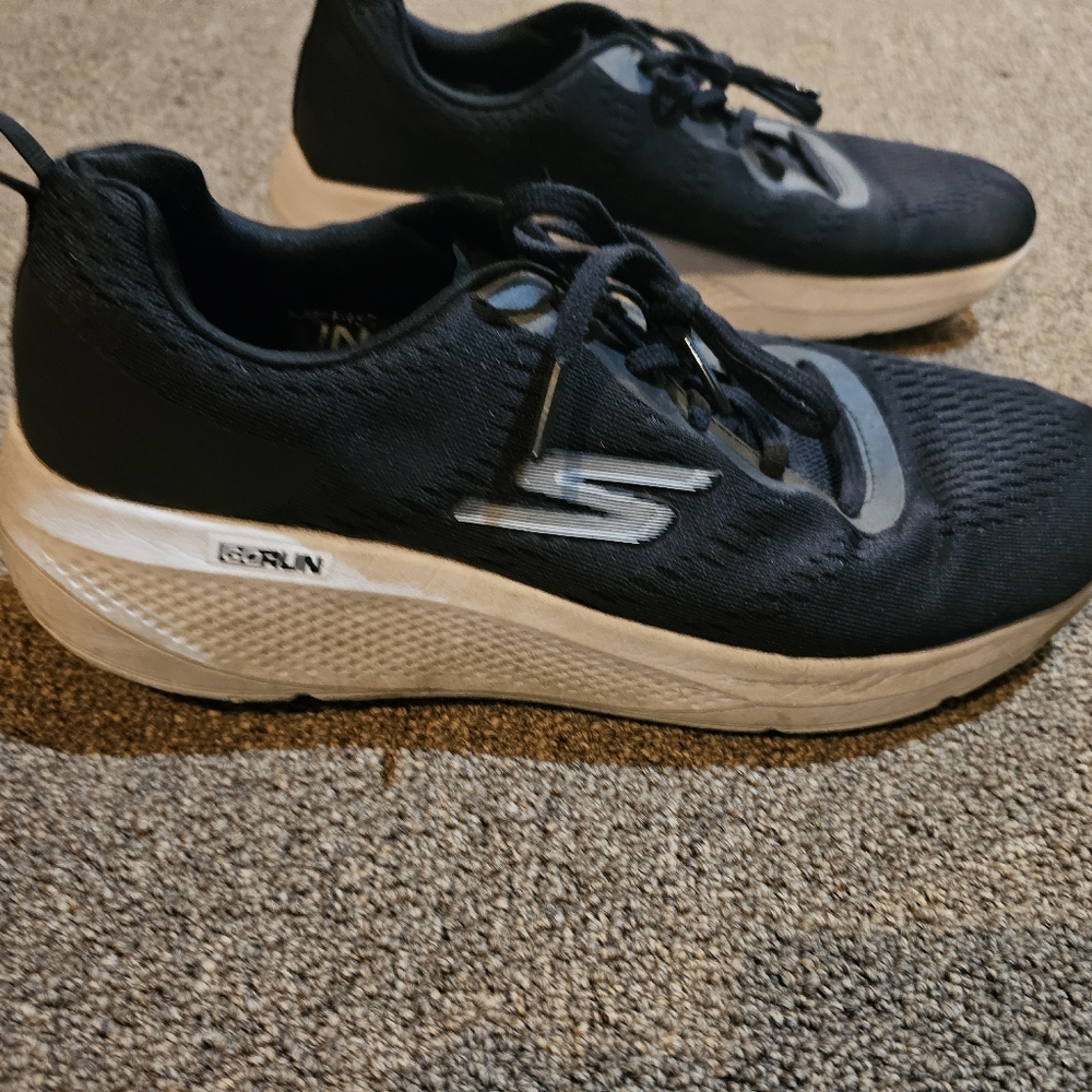 Used Skechers go run ride 11, women's 11 - Picture 4 of 7